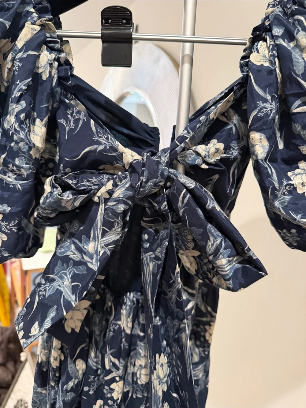 Abercrombie dress bow tie in the back
